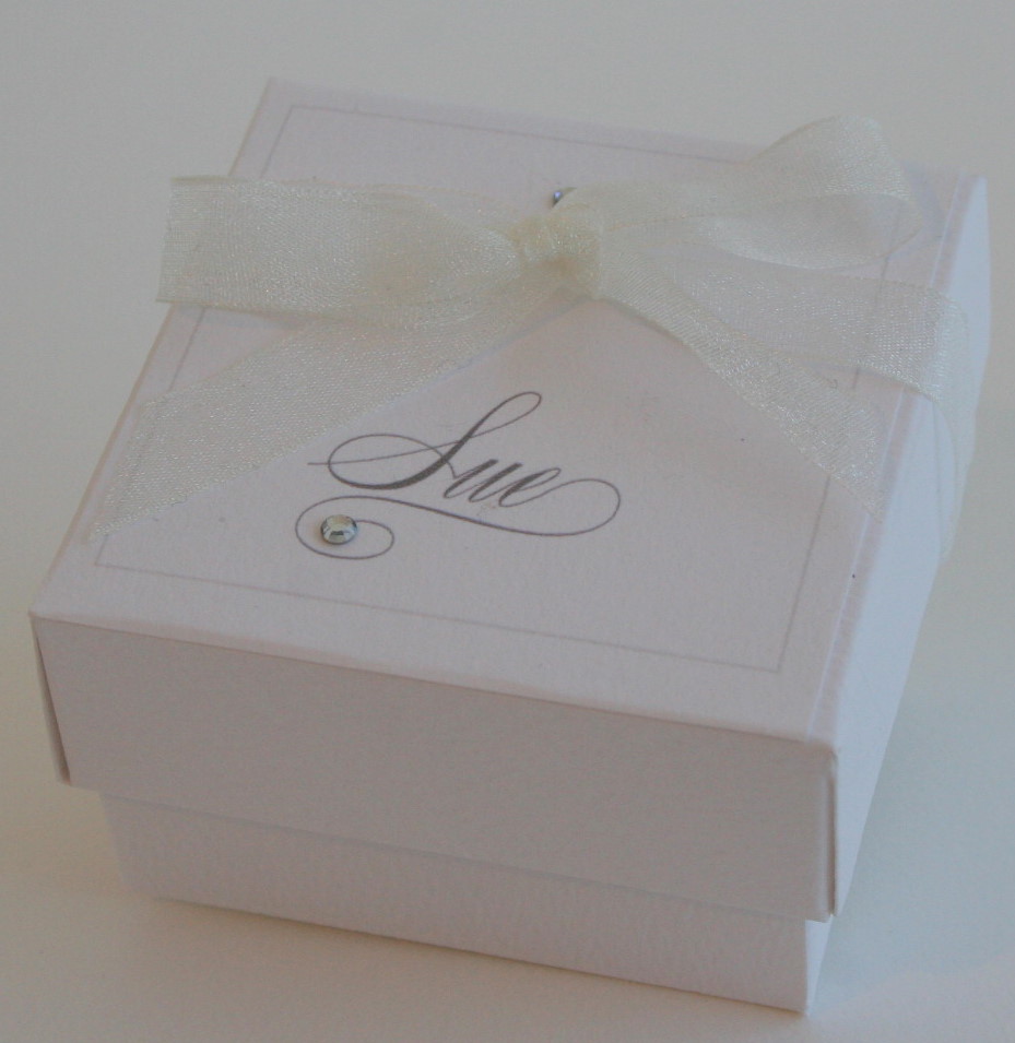 Organza flourish favour box