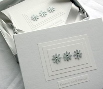 Simple Daisy Wedding Guest Book